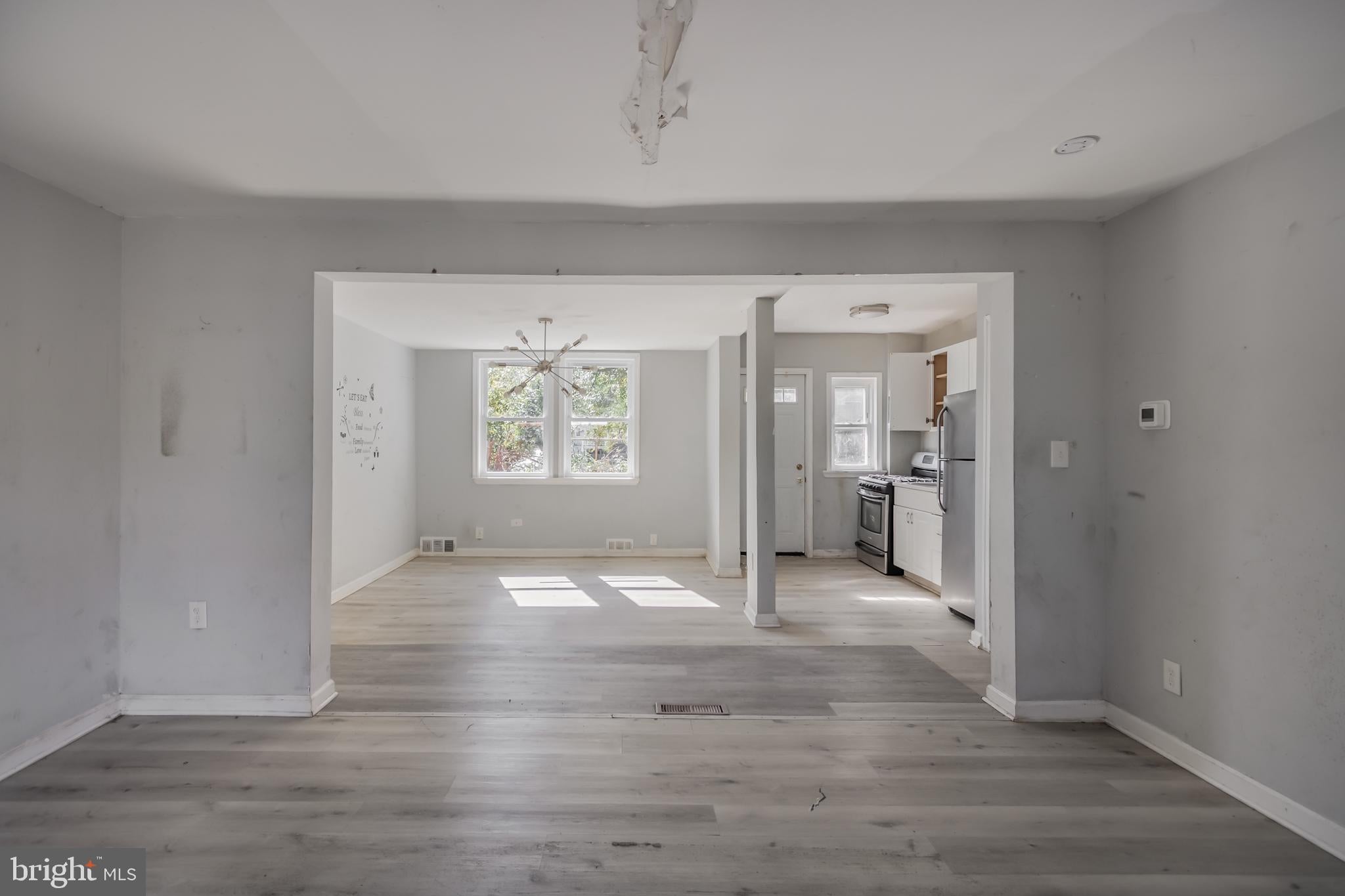 2711 ELLICOTT DRIVE