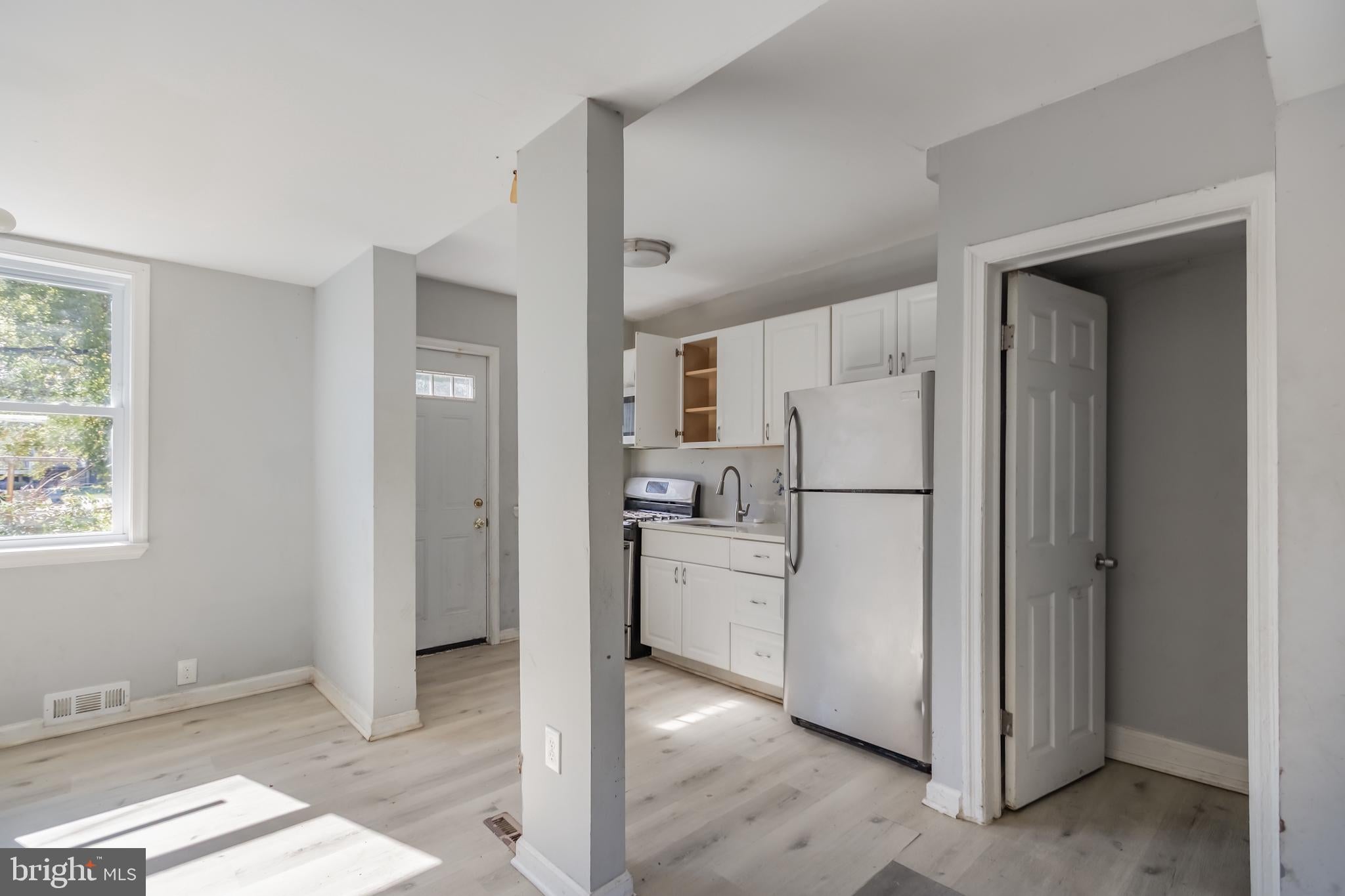 2711 ELLICOTT DRIVE