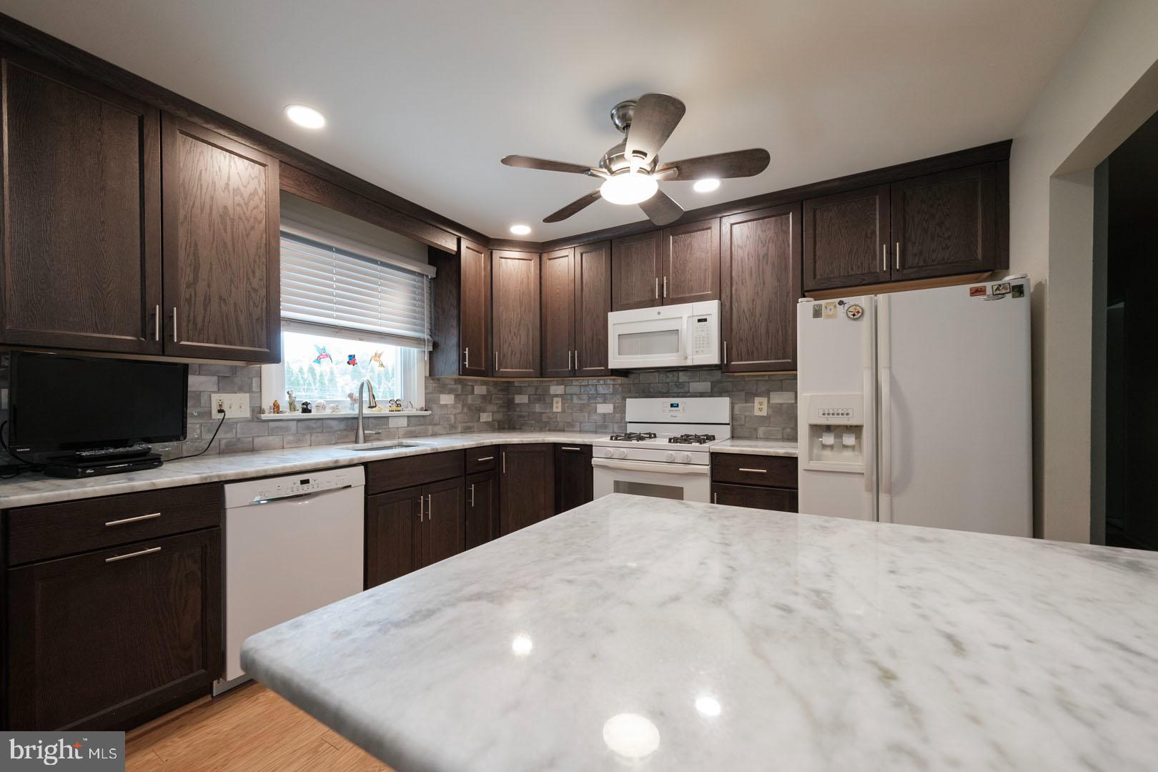 DEVON GREEN - Residential