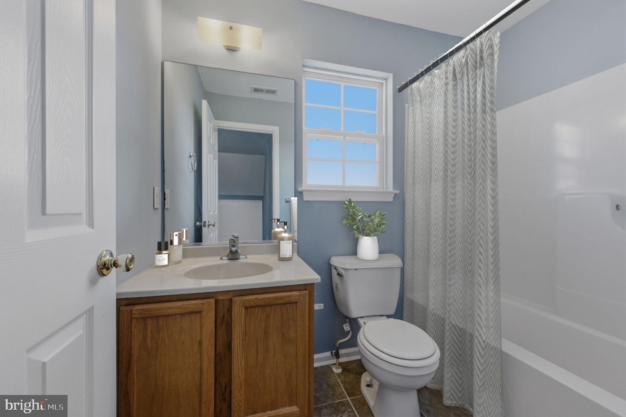 CEDAR COMMONS - Residential Lease