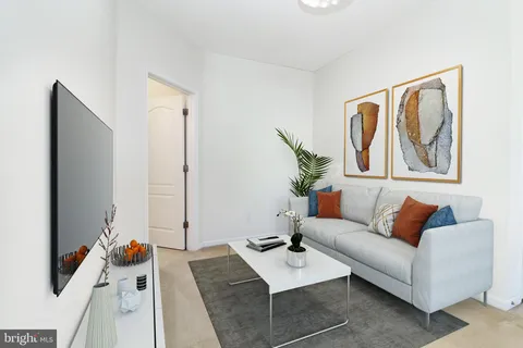 MLS: VALO2120430