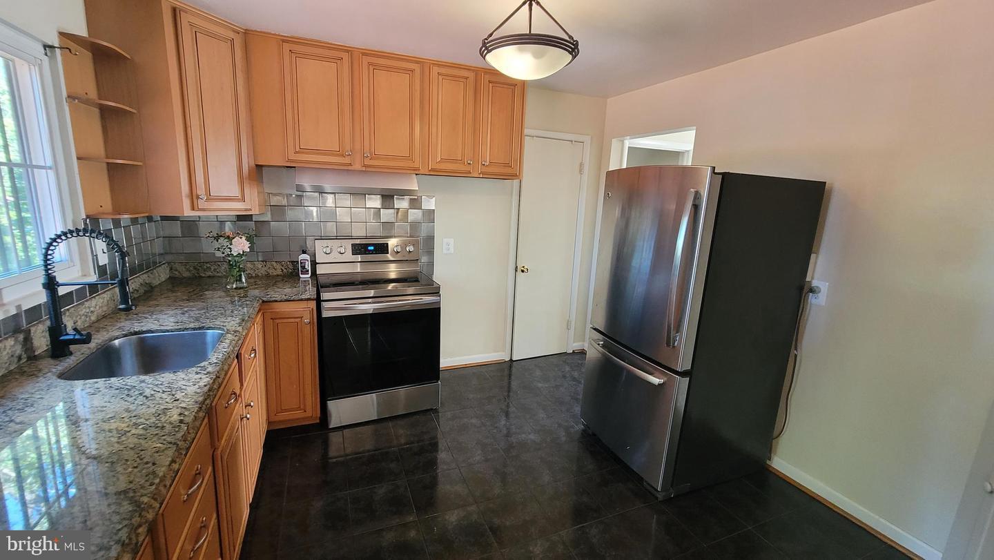 RIVERDALE WOODS - Residential