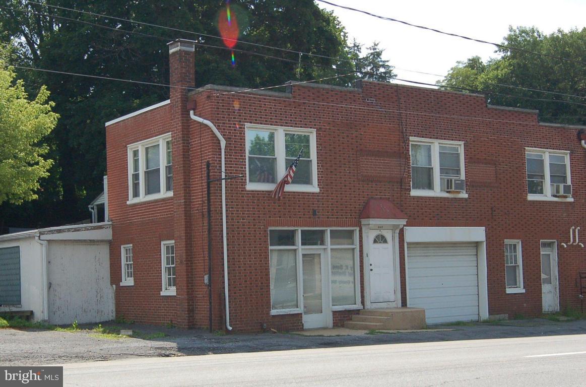 LANCASTER - Commercial Sale
