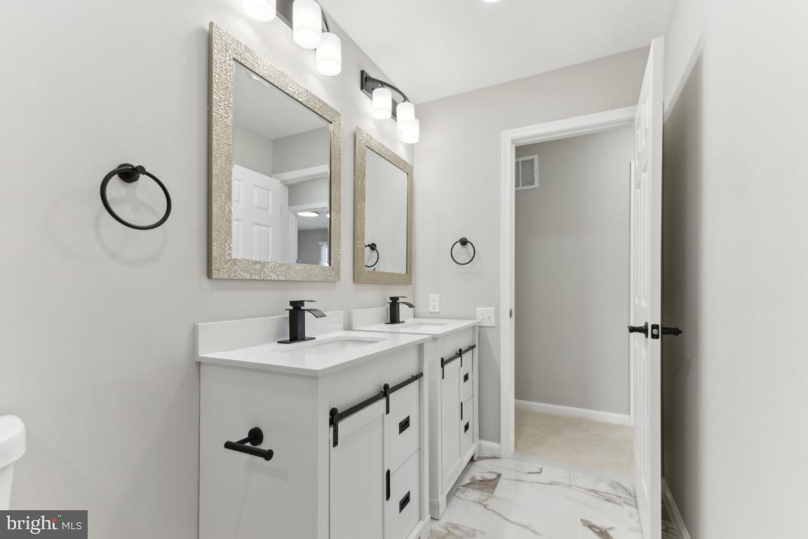 WELLINGTON/CLOVERHILL - Residential