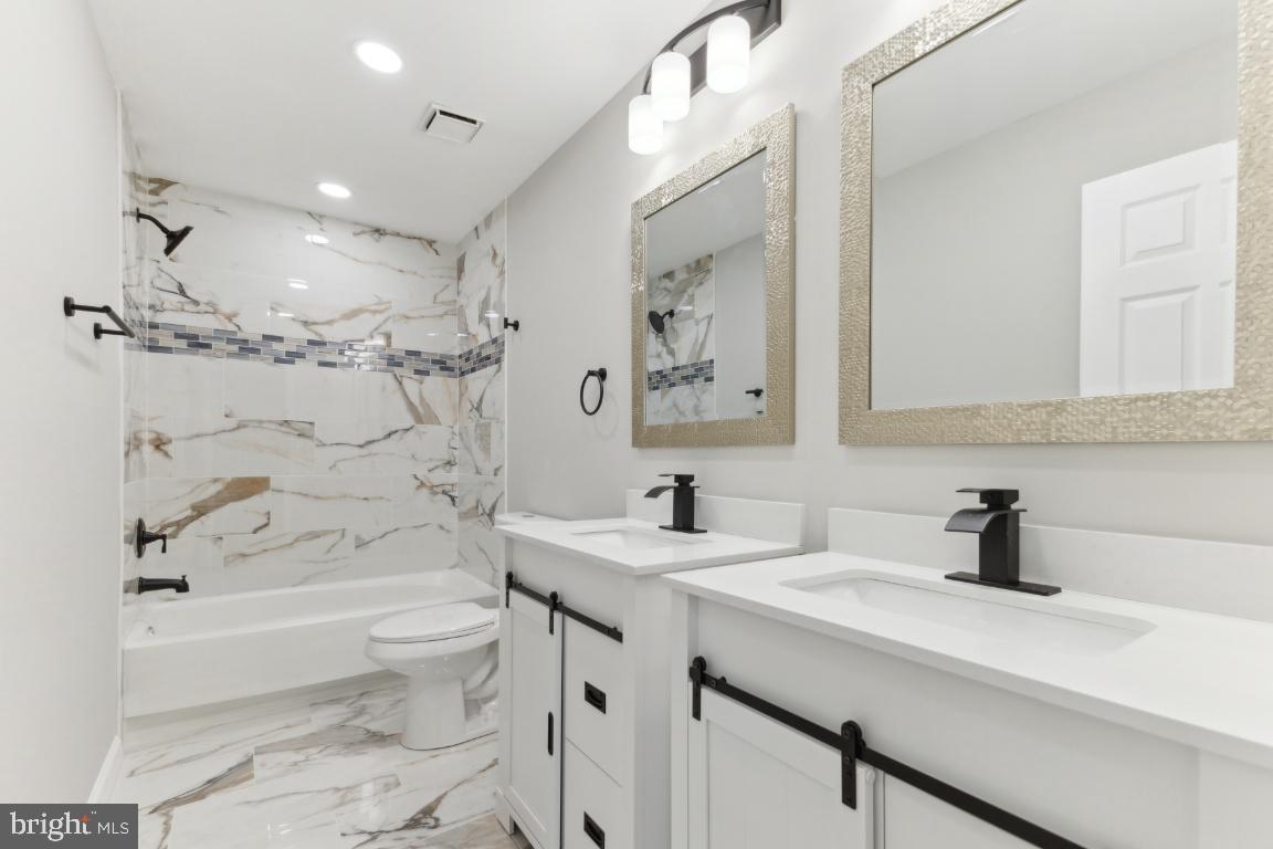 WELLINGTON/CLOVERHILL - Residential