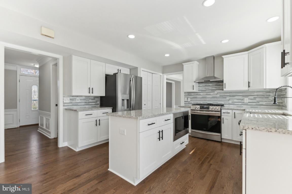 WELLINGTON/CLOVERHILL - Residential