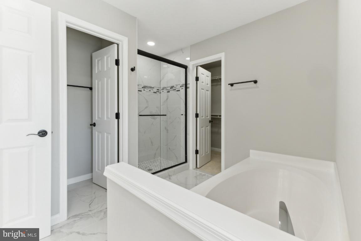 WELLINGTON/CLOVERHILL - Residential