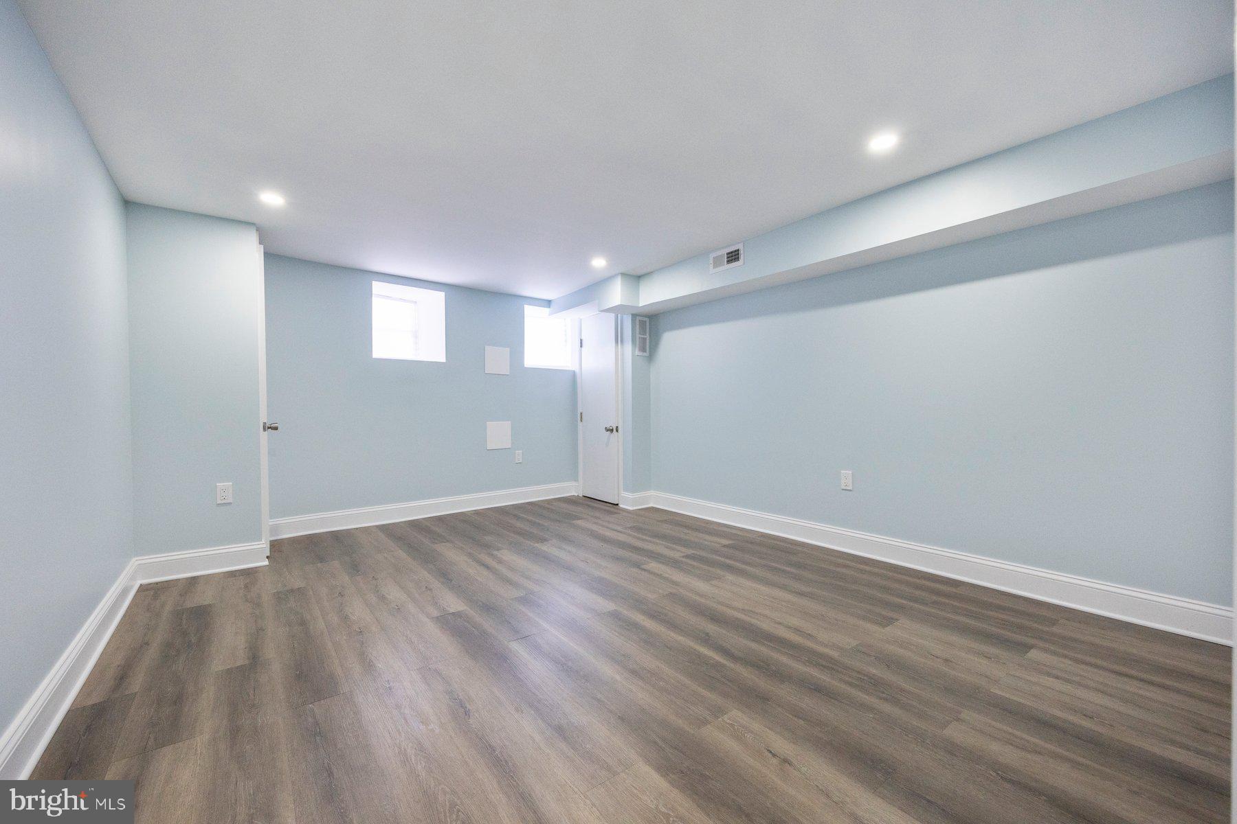 BROADWAY EAST - Residential