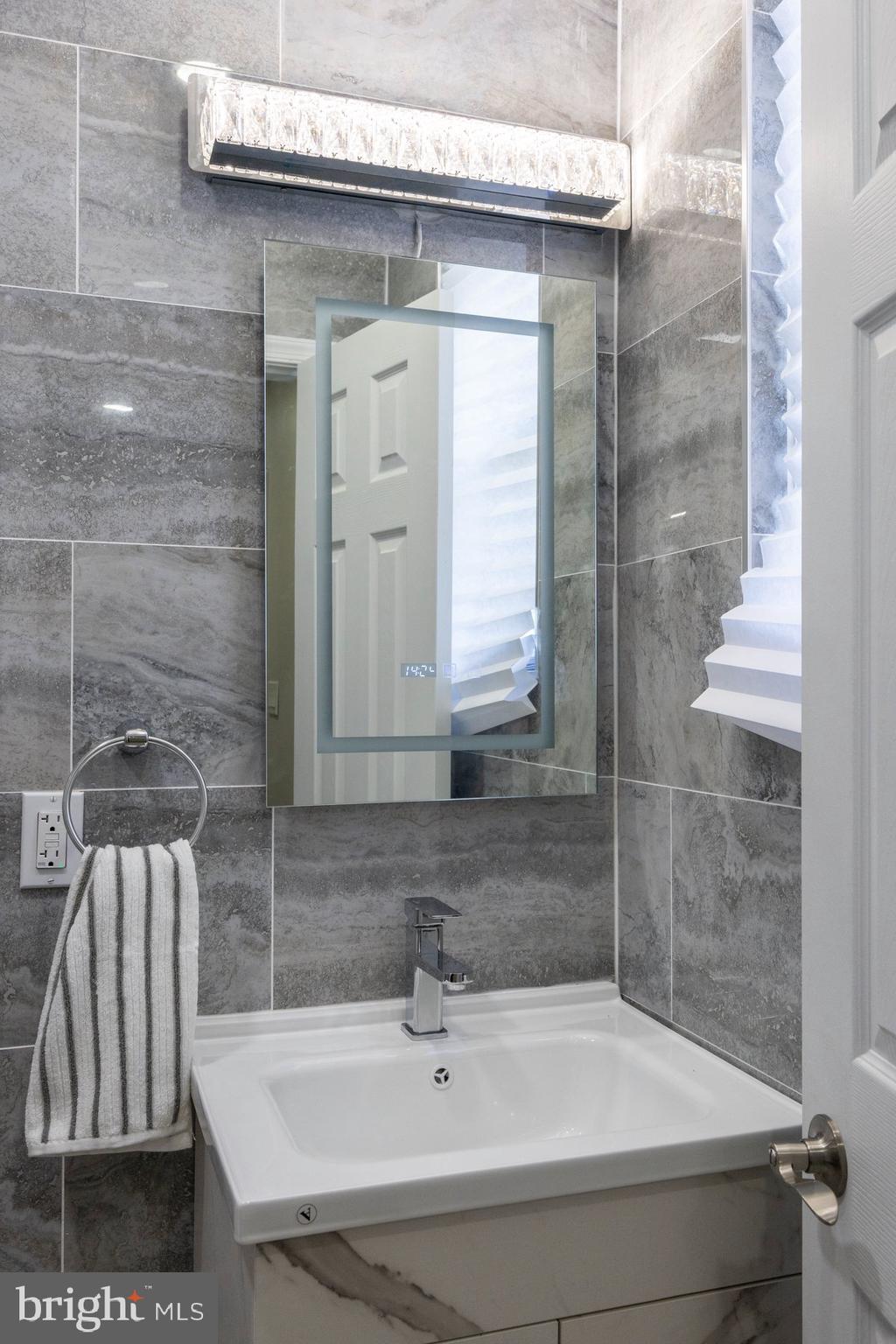 BROADWAY EAST - Residential