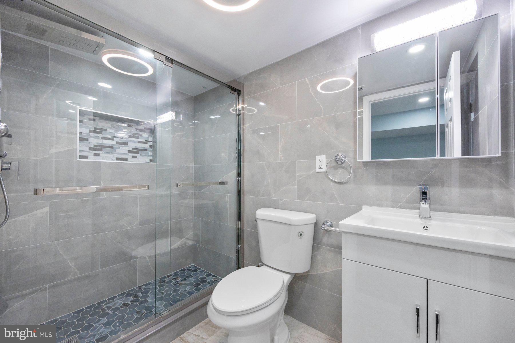 BROADWAY EAST - Residential