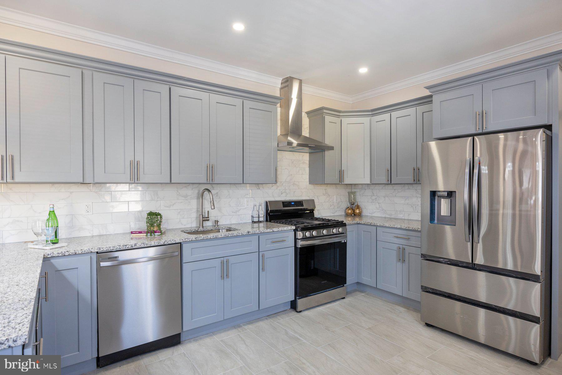 BROADWAY EAST - Residential