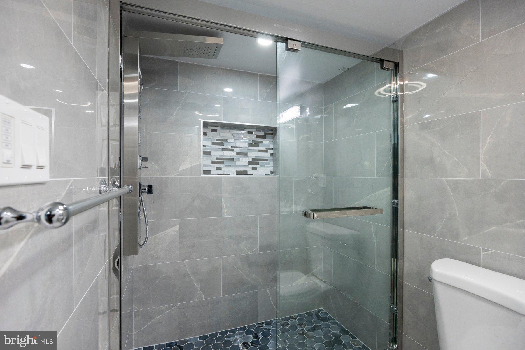 BROADWAY EAST - Residential