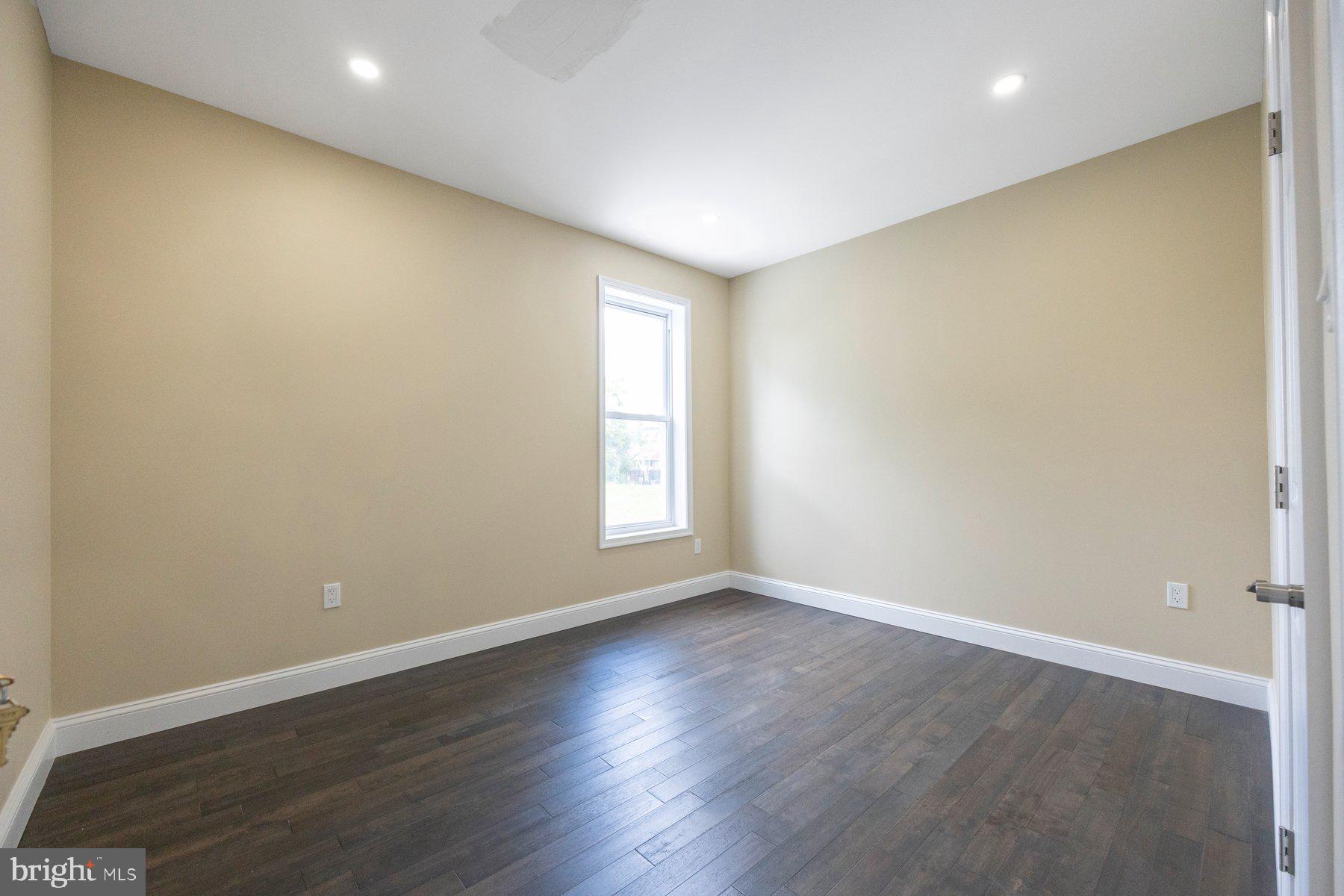 BROADWAY EAST - Residential