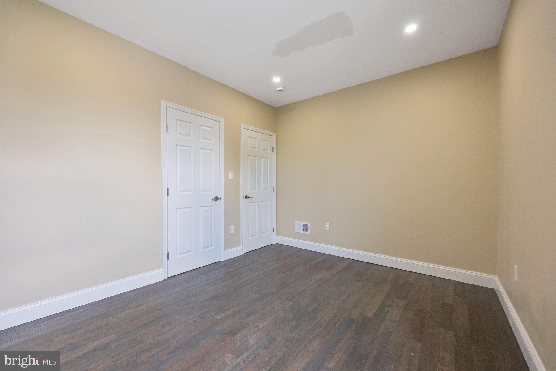 BROADWAY EAST - Residential