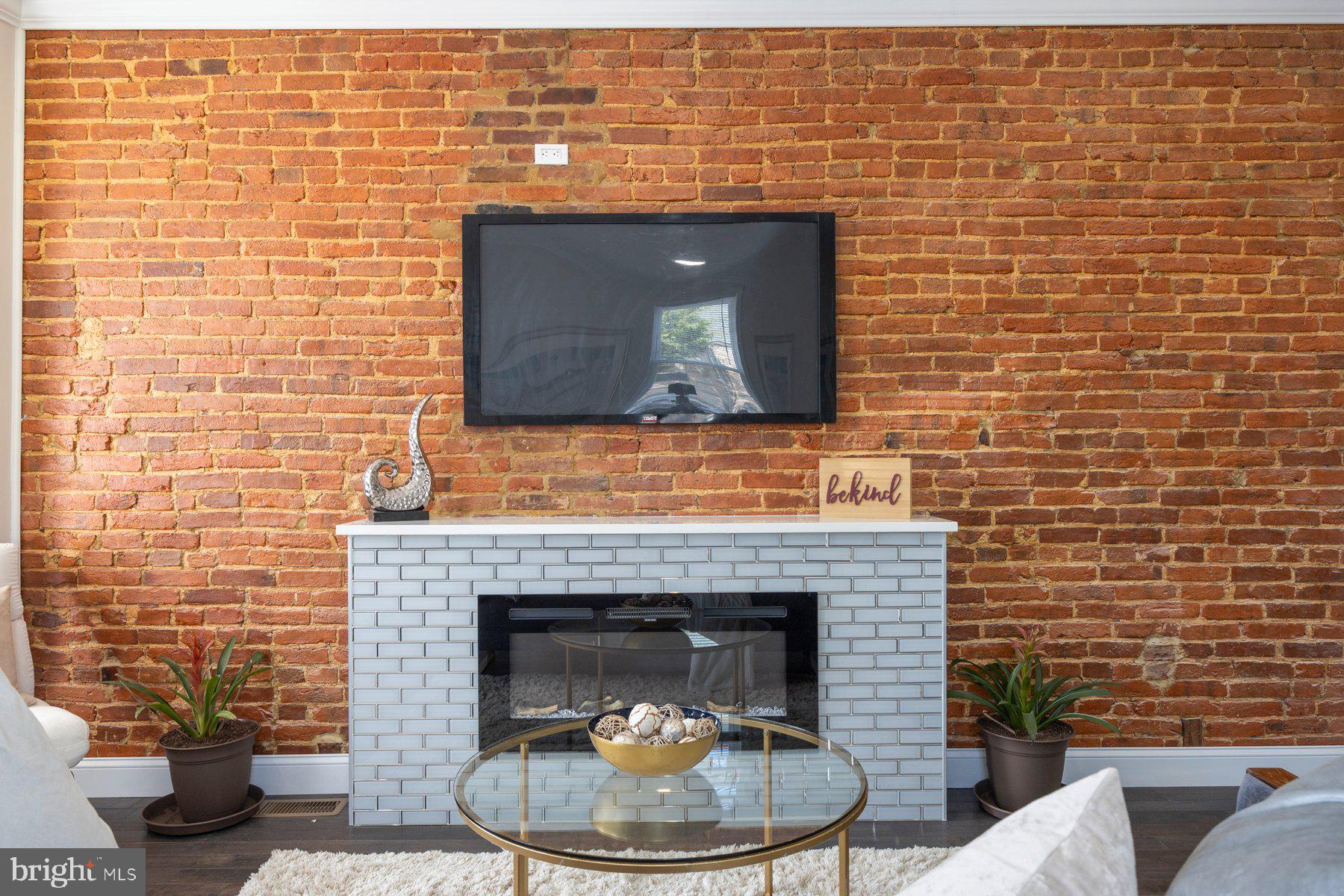 BROADWAY EAST - Residential