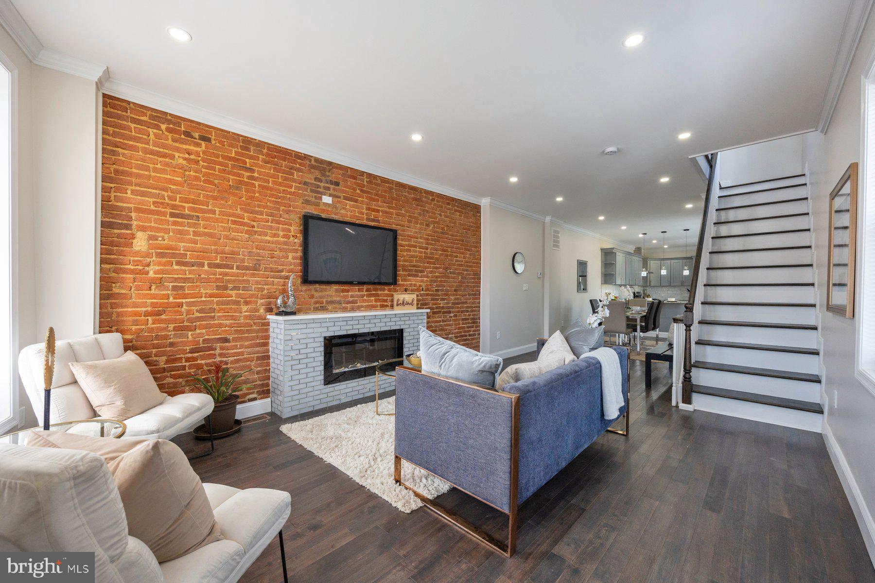 BROADWAY EAST - Residential