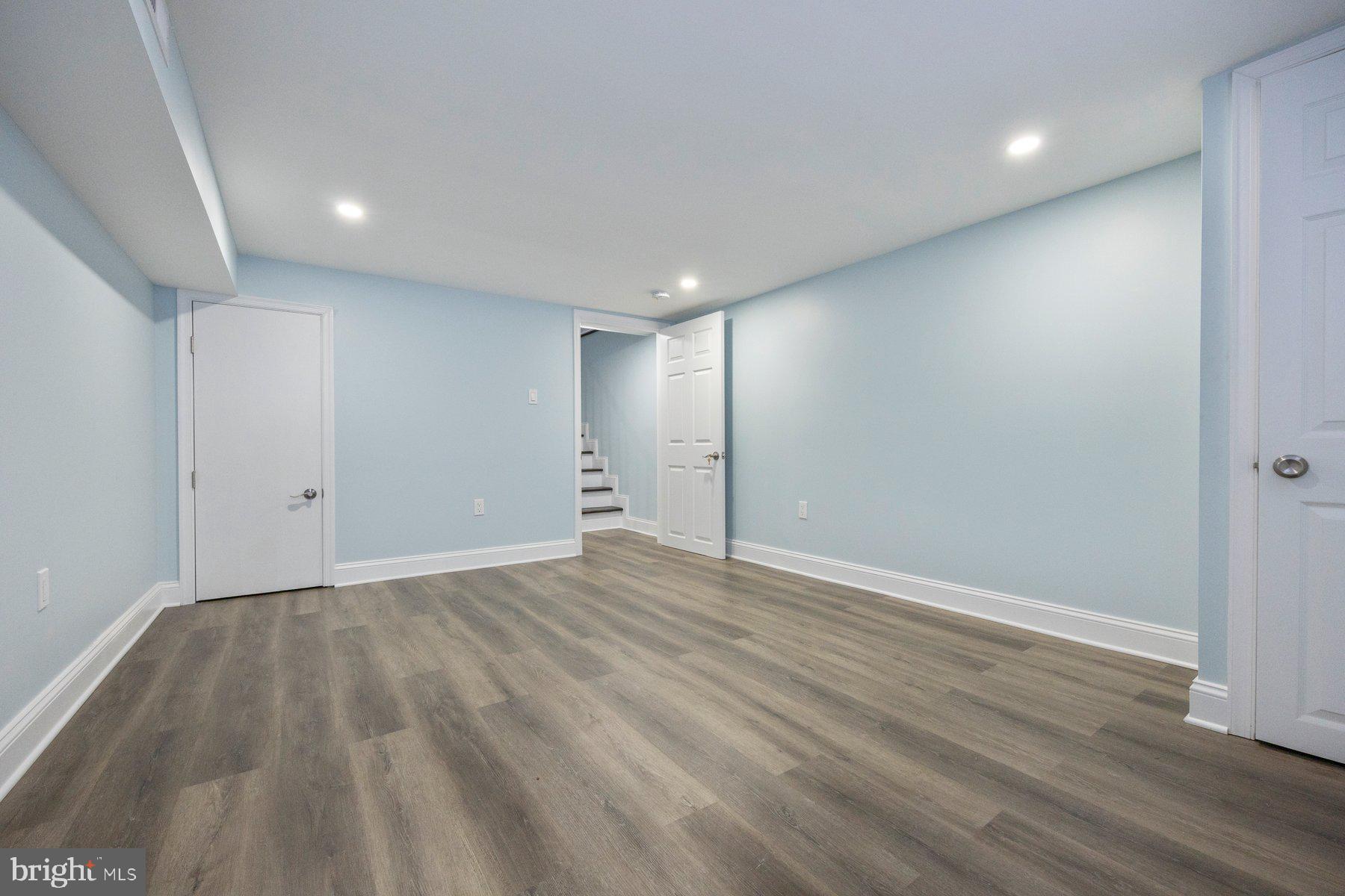 BROADWAY EAST - Residential