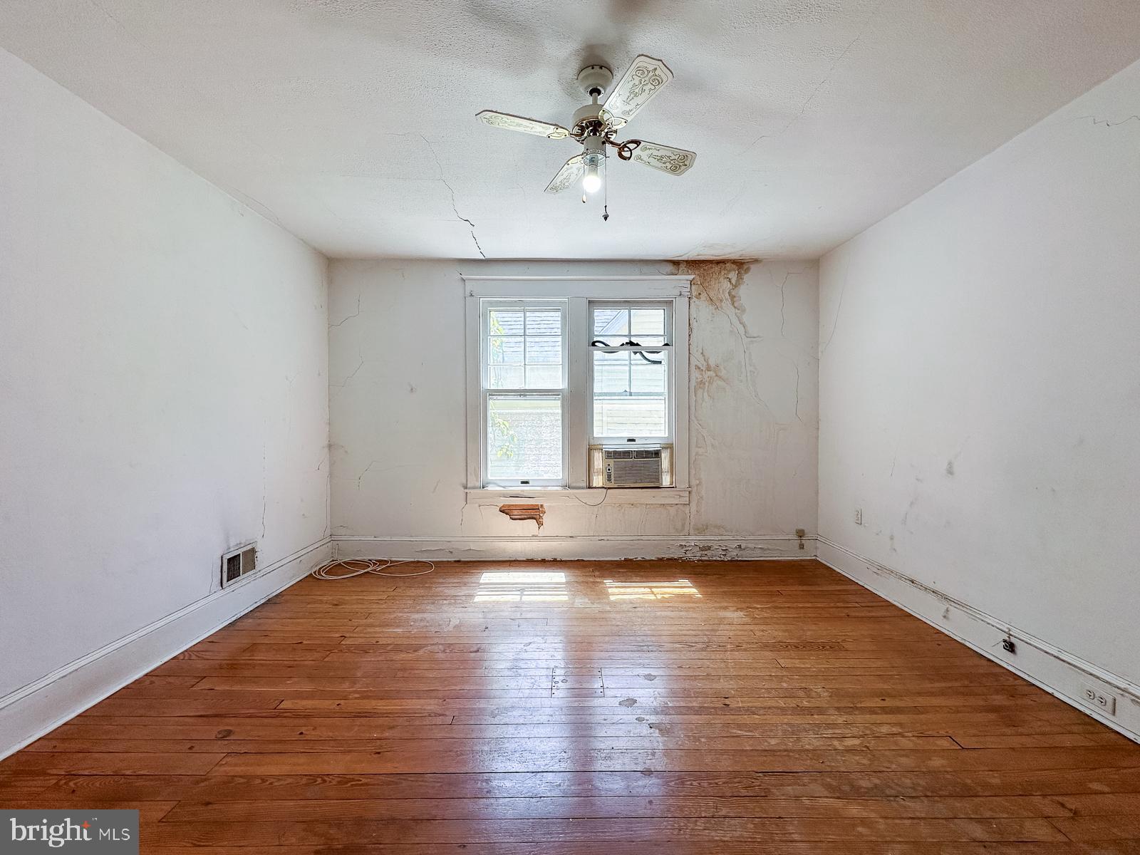 NEWTOWN HISTORIC DISTRIC - Residential