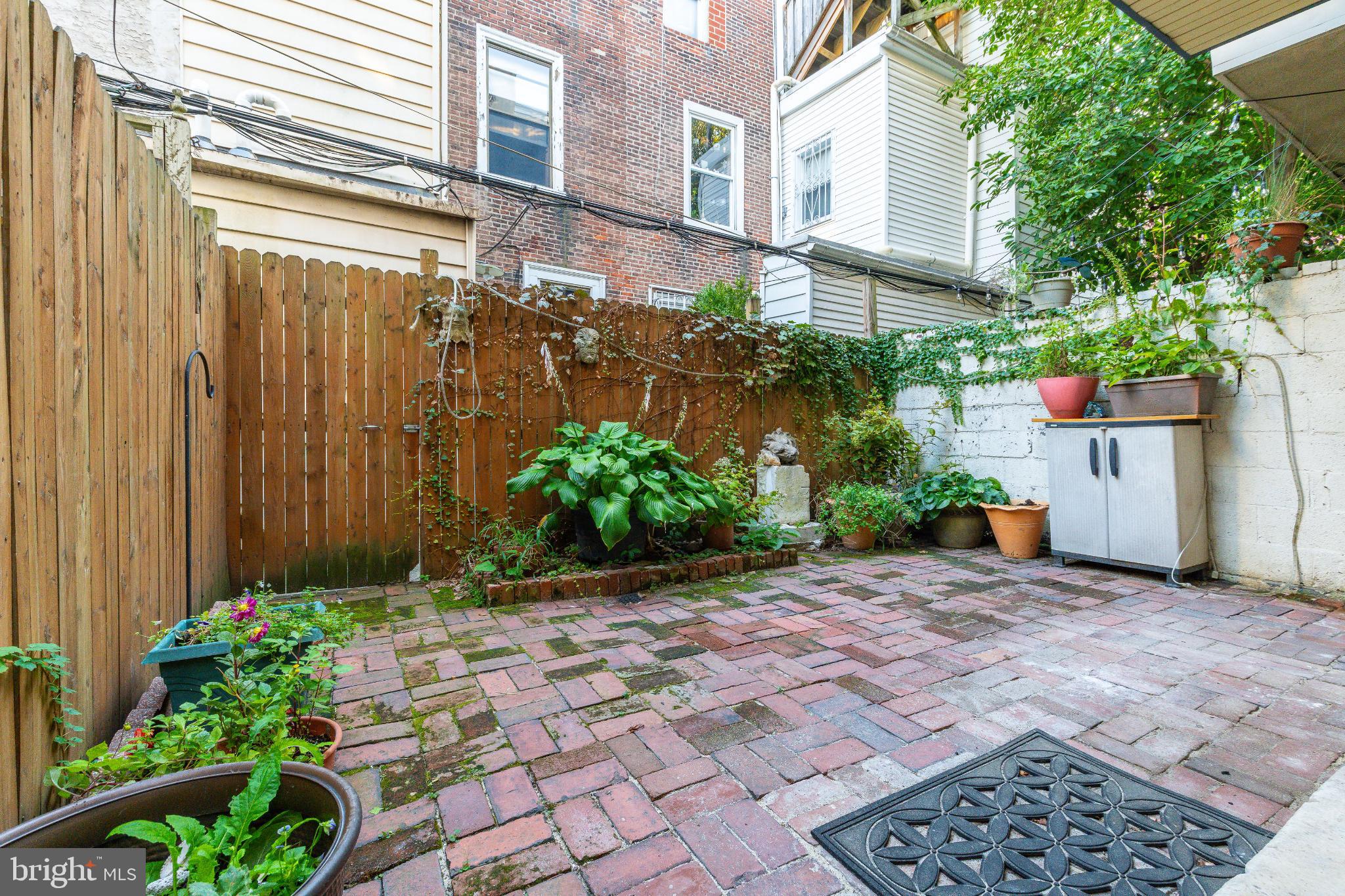 LOGAN CIRCLE - Residential