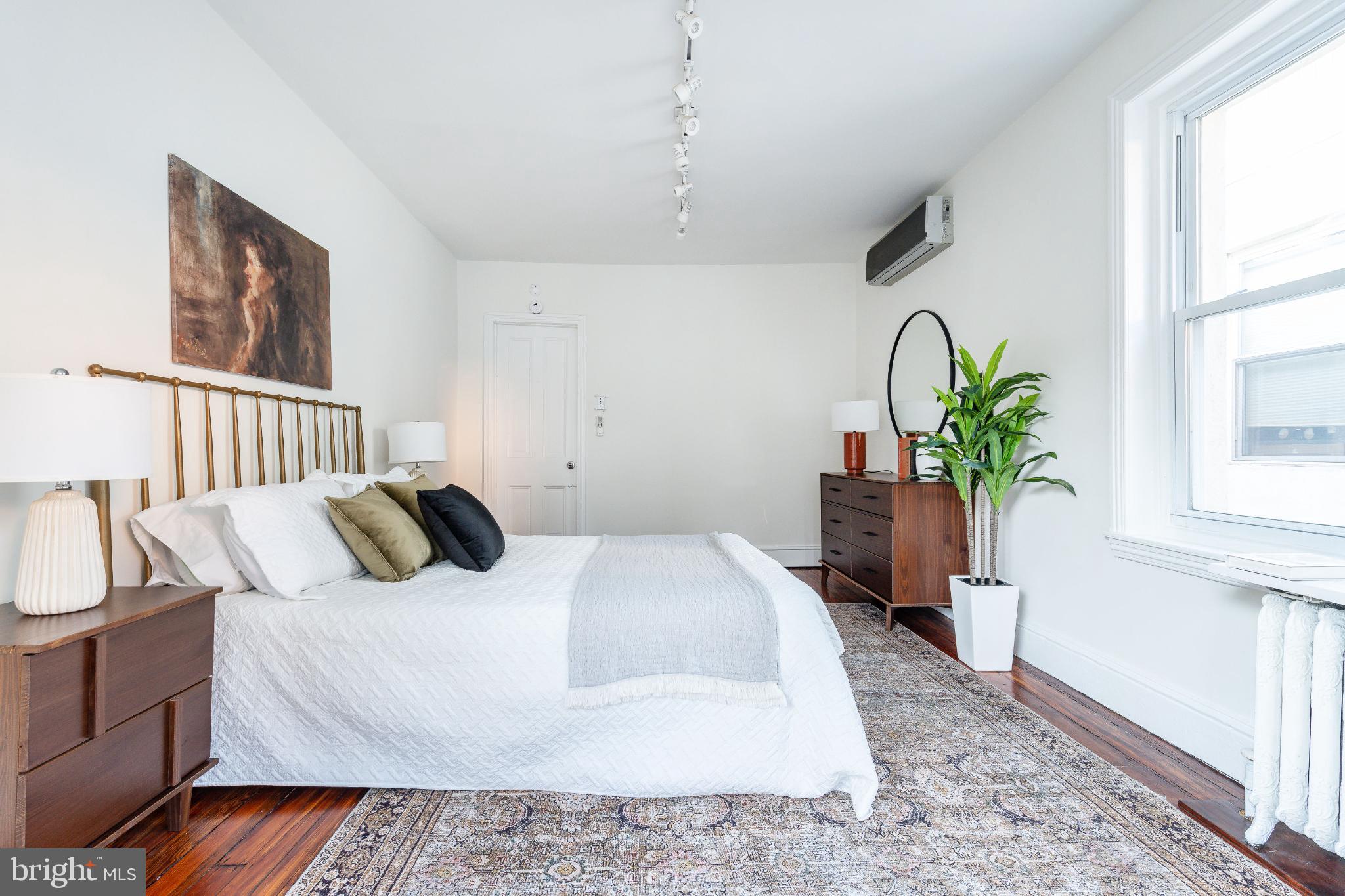 LOGAN CIRCLE - Residential