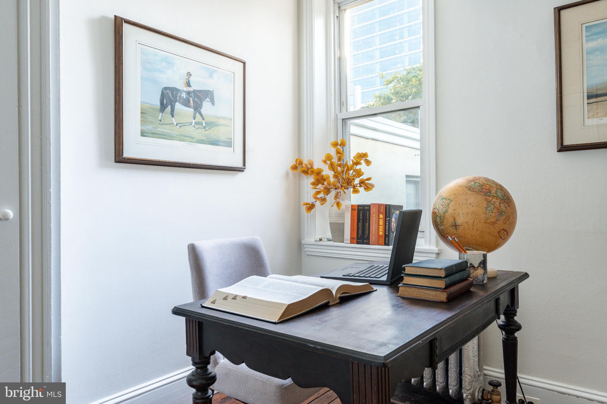 LOGAN CIRCLE - Residential