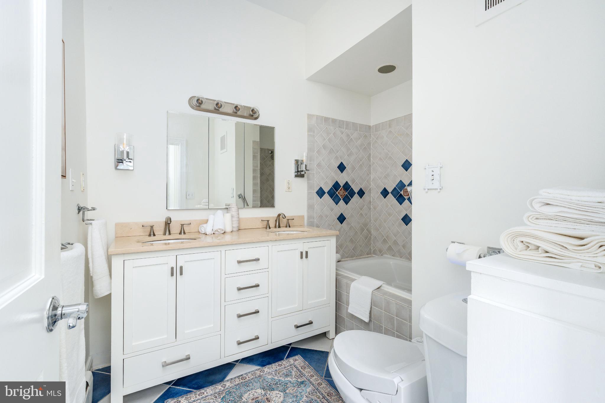 LOGAN CIRCLE - Residential