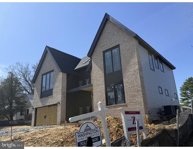 WHISTLING PINES - Residential