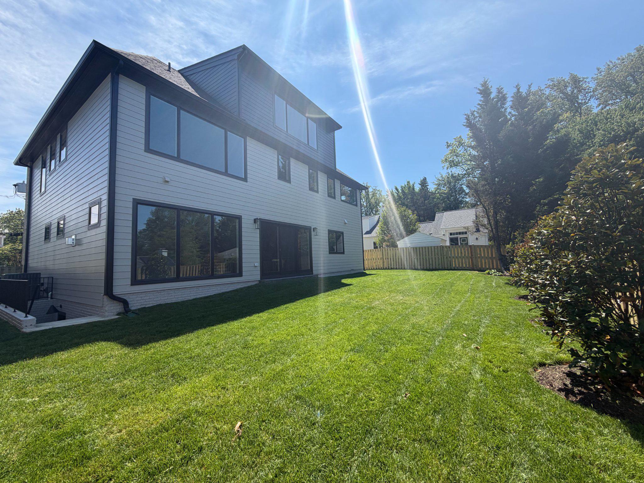 WHISTLING PINES - Residential