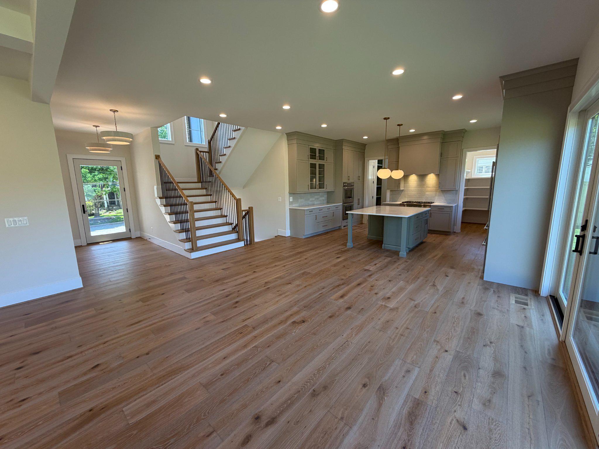 WHISTLING PINES - Residential