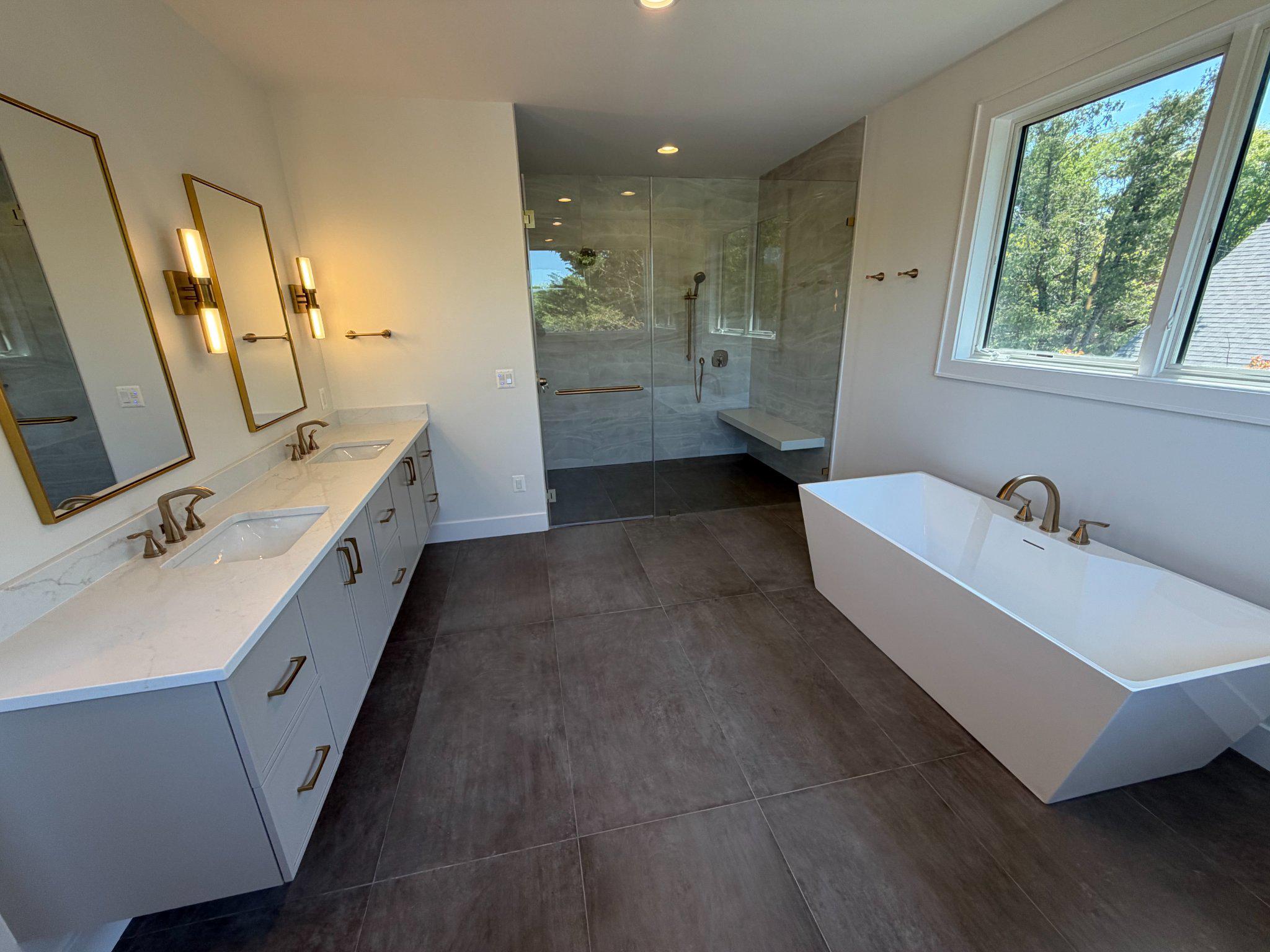 WHISTLING PINES - Residential