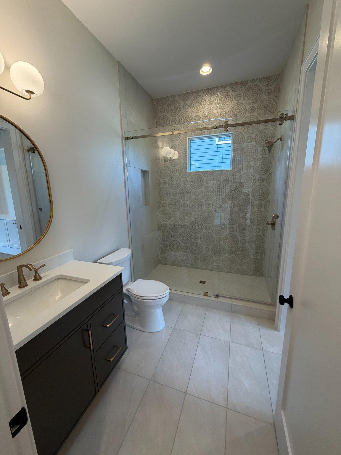 WHISTLING PINES - Residential