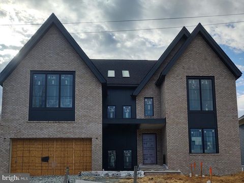 Photo of 1104 N Tuckahoe Street, FALLS CHURCH, VA 22046 (MLS # VAFA2003430)