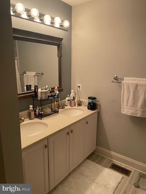 ISLAND CREEK - Residential Lease