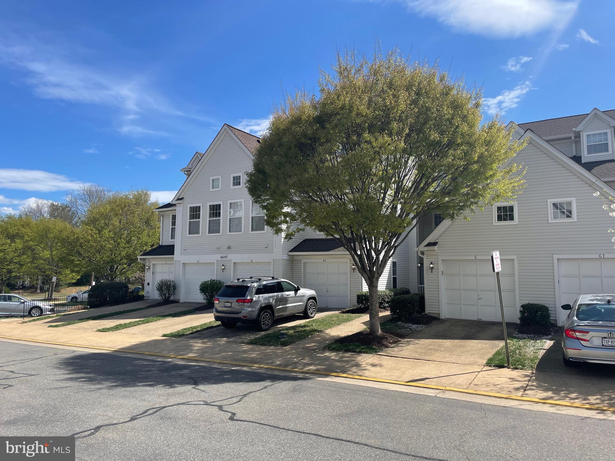 ISLAND CREEK - Residential Lease