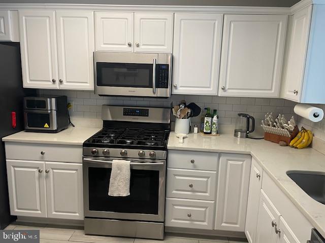 ISLAND CREEK - Residential Lease