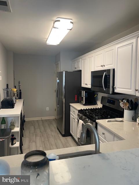 ISLAND CREEK - Residential Lease