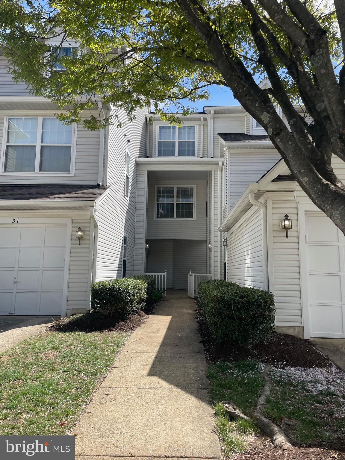 ISLAND CREEK - Residential Lease