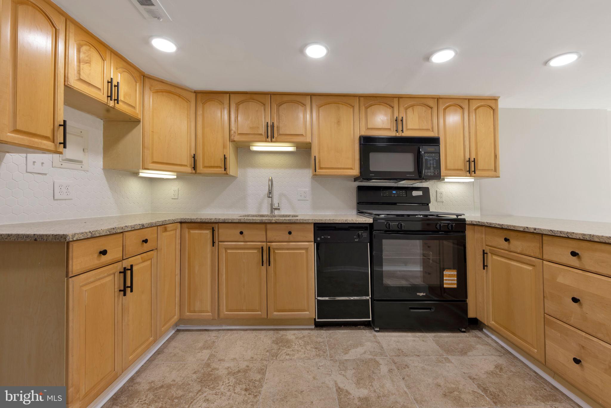 OCCOQUAN RIDGE CONDO - Residential
