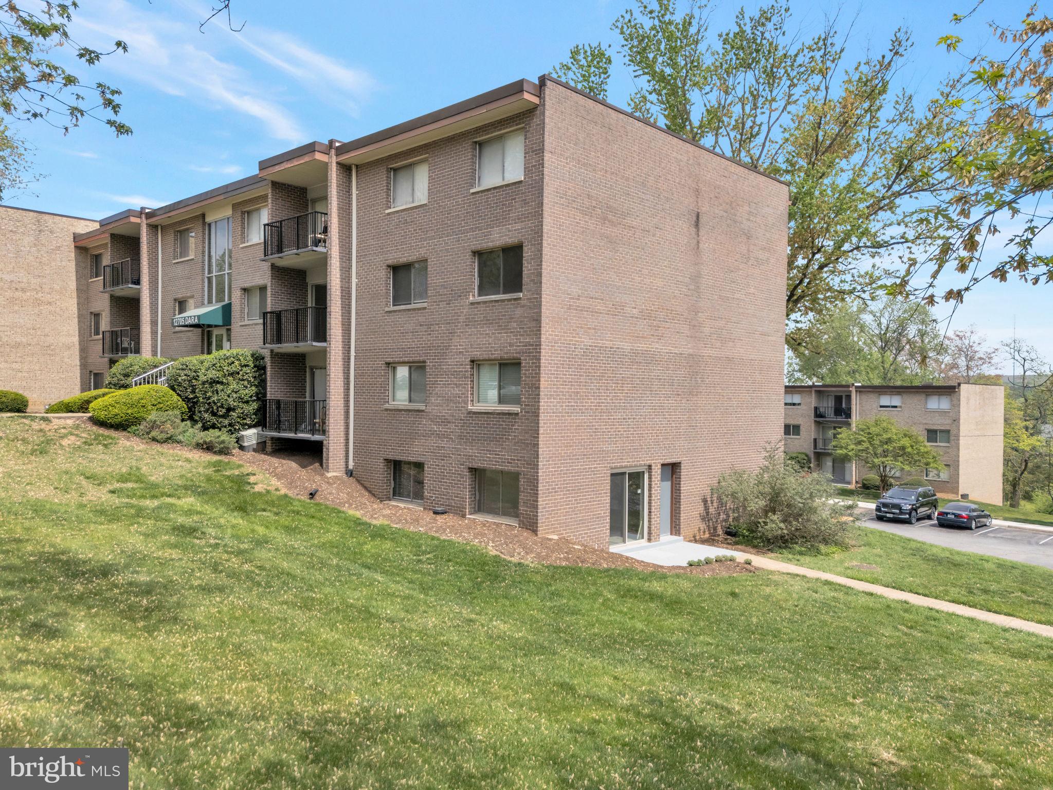 OCCOQUAN RIDGE CONDO - Residential