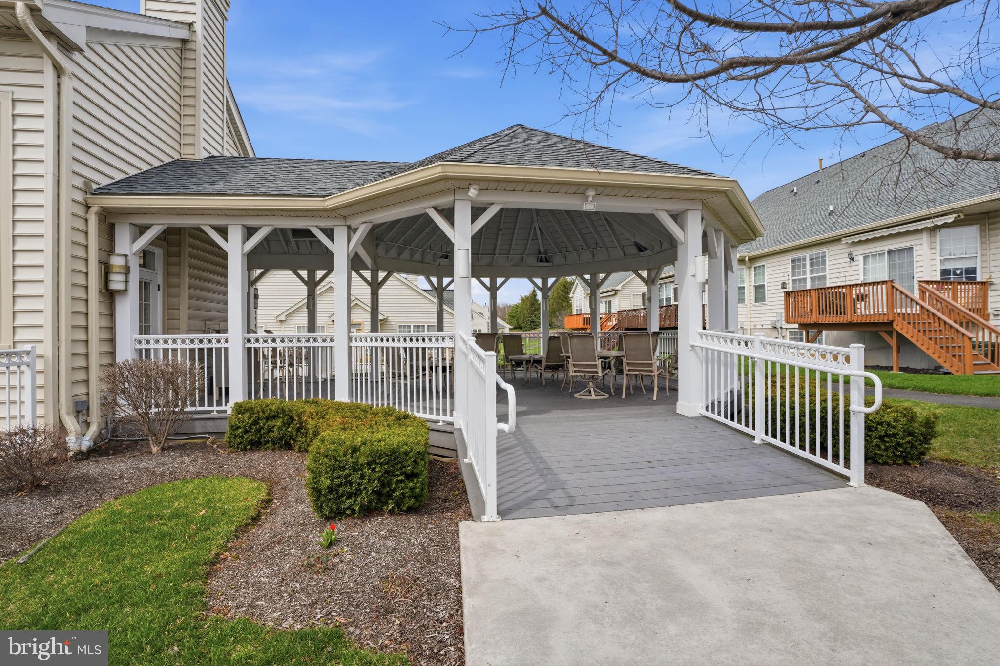 LAMPLIGHTER VILLAGE - Residential