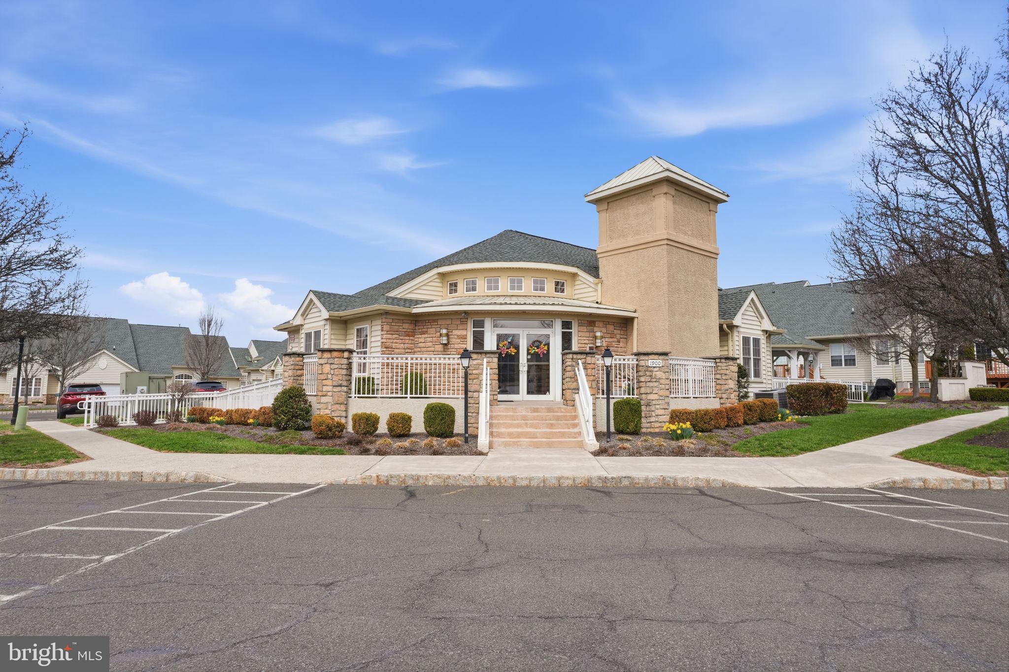 LAMPLIGHTER VILLAGE - Residential