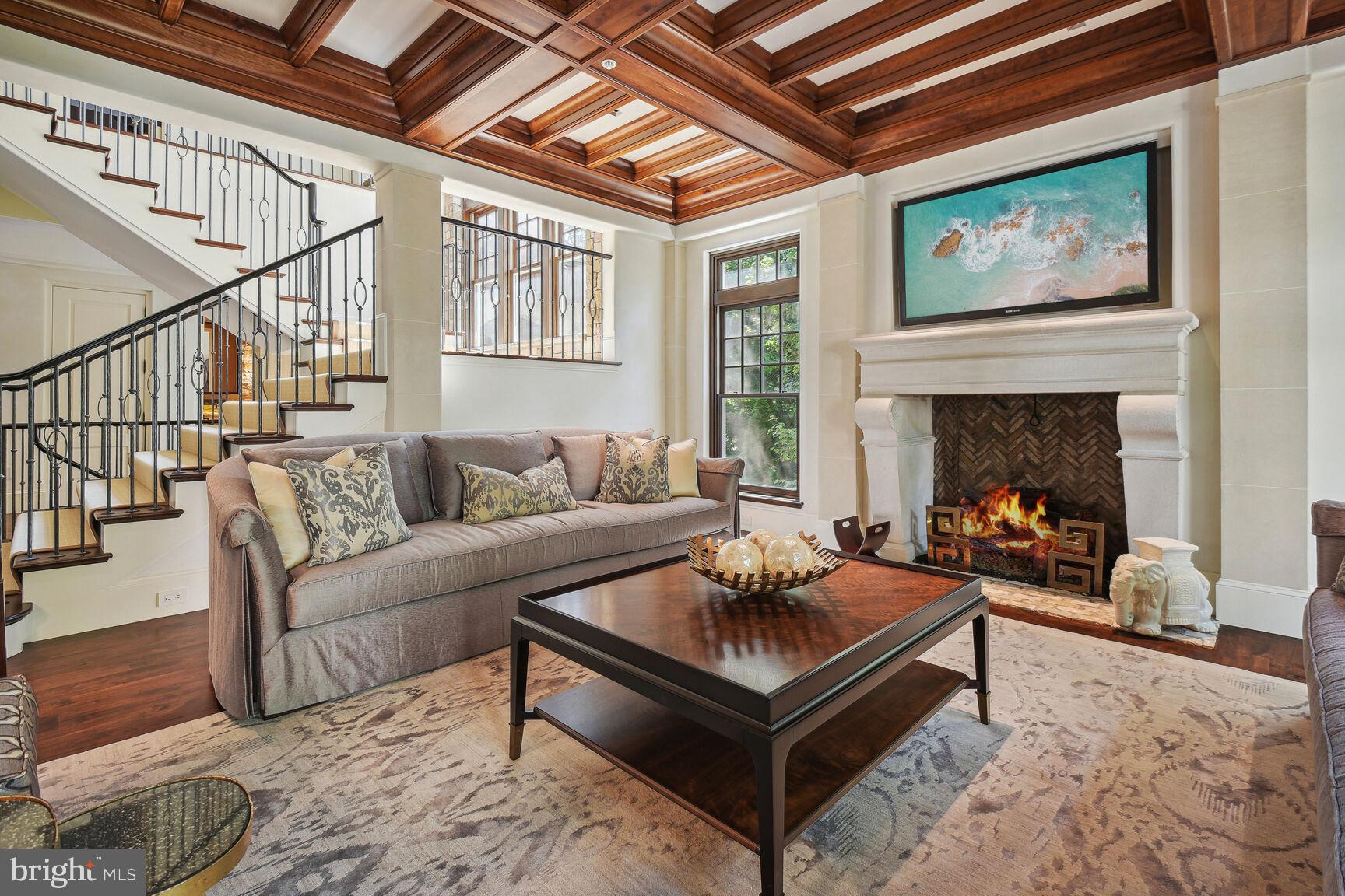 BURNING TREE - Residential