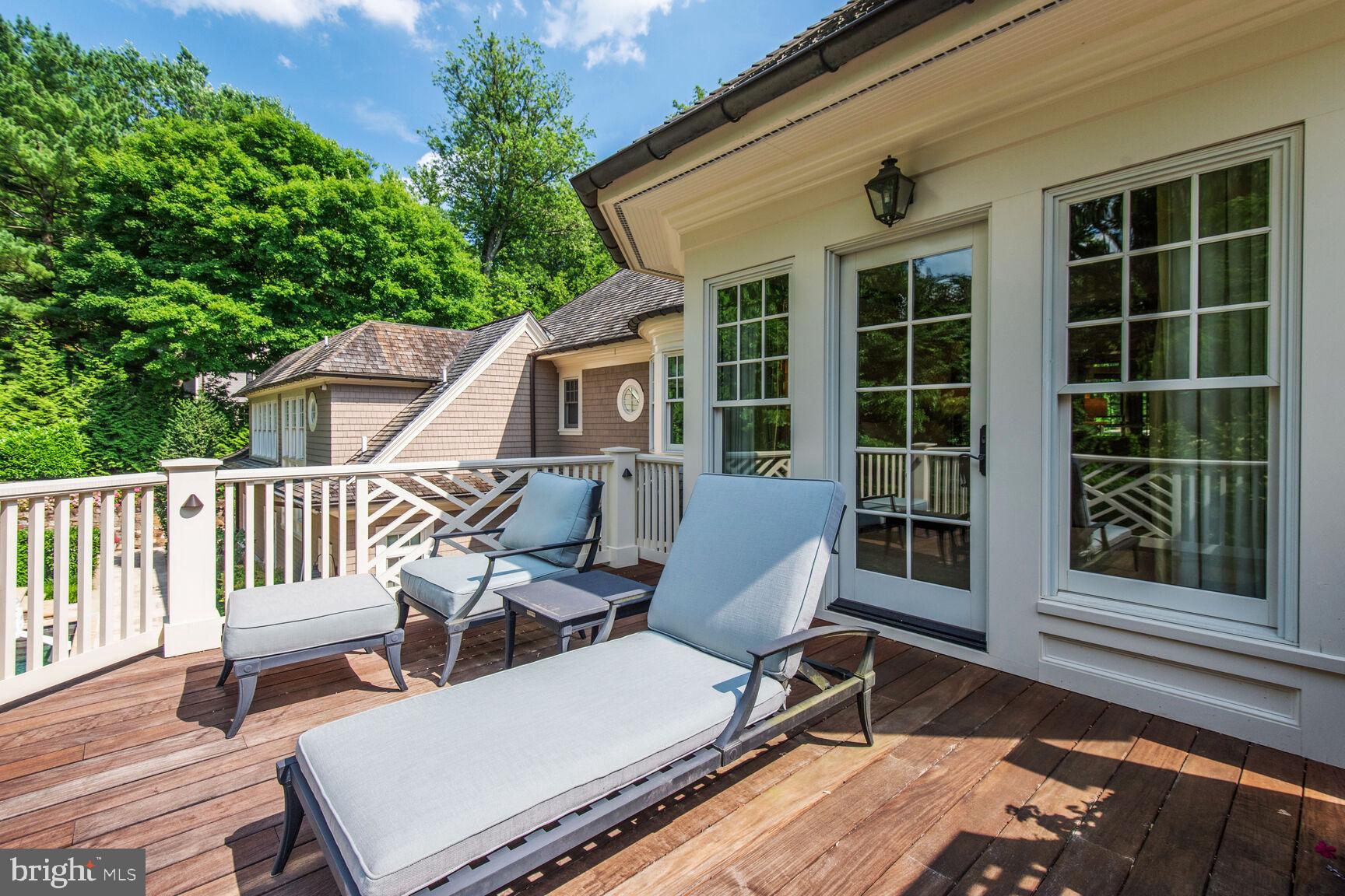 BURNING TREE - Residential