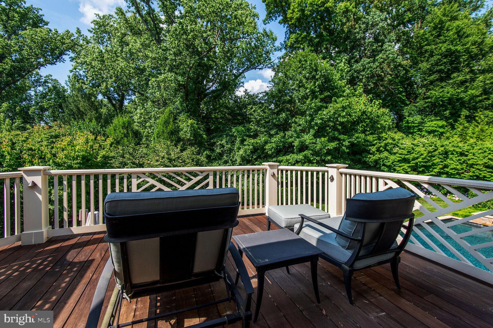 BURNING TREE - Residential