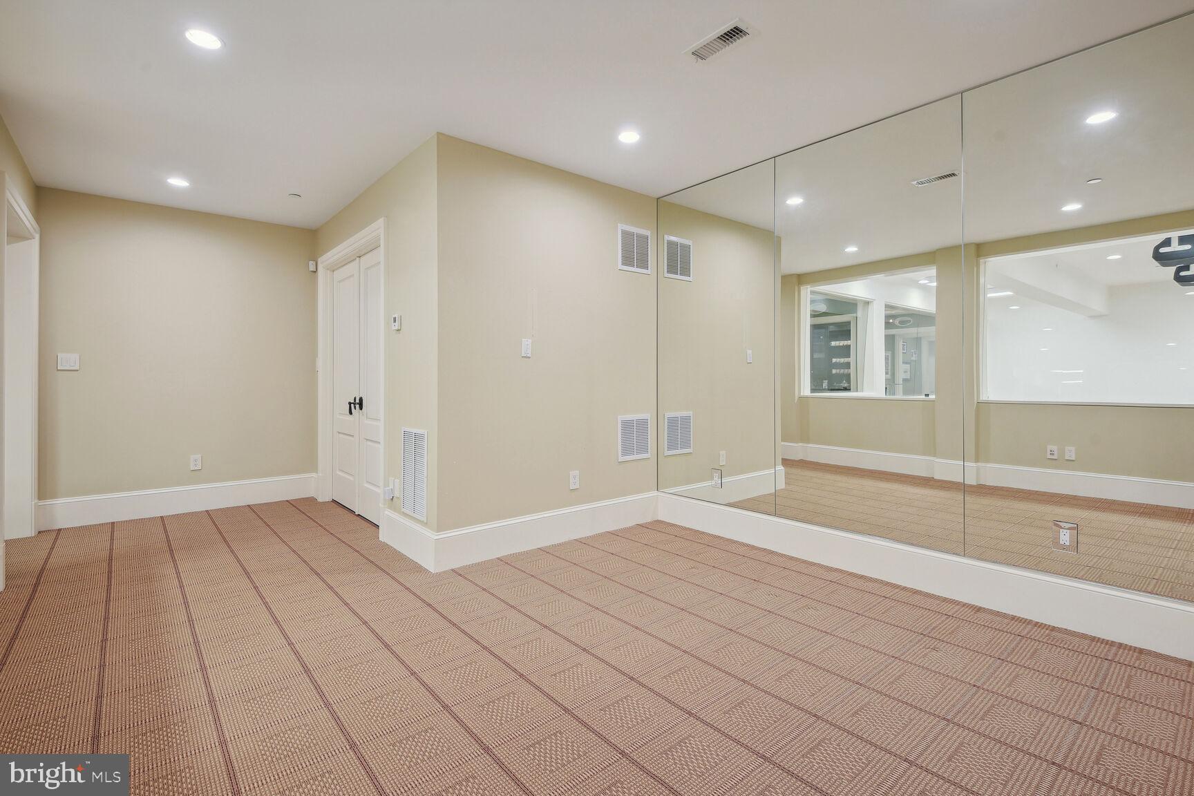 BURNING TREE - Residential