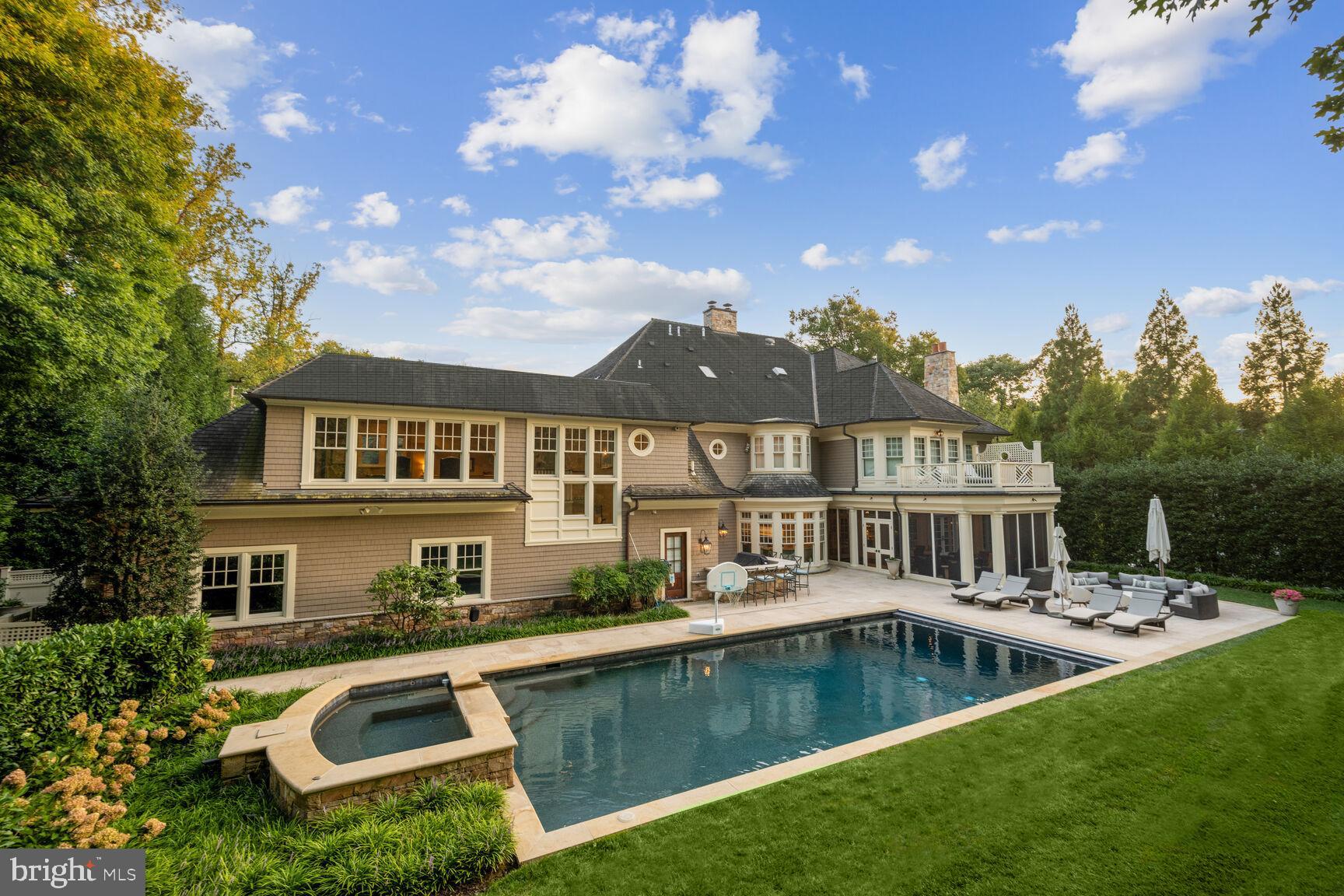 BURNING TREE - Residential