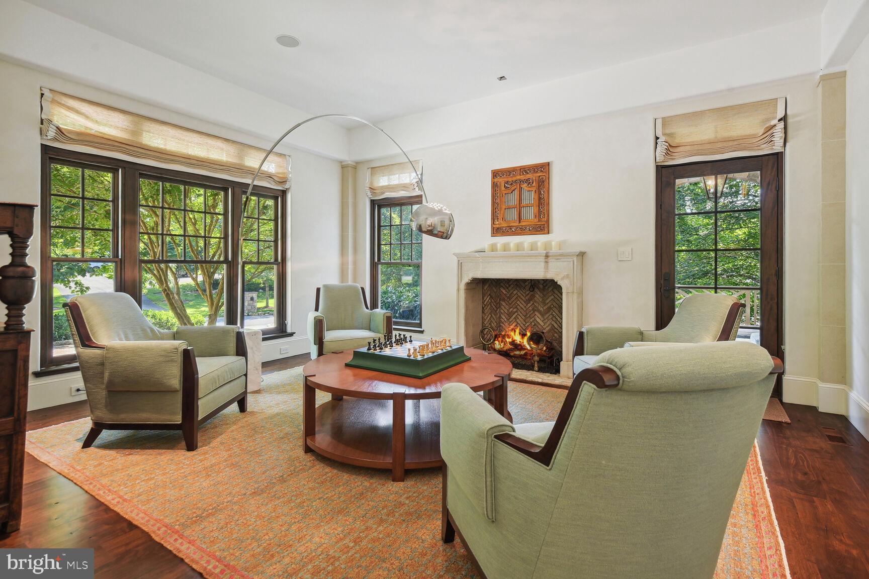 BURNING TREE - Residential