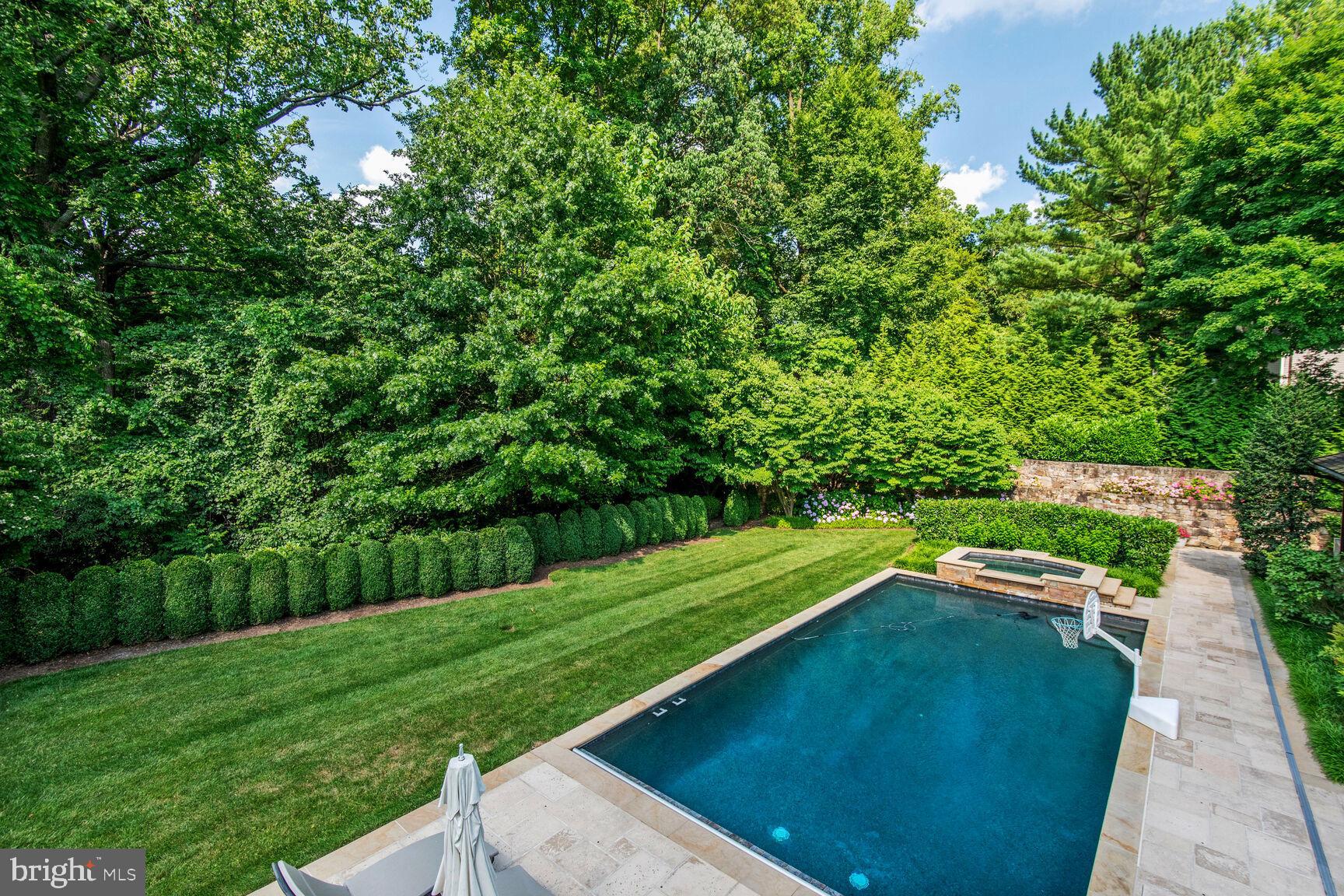 BURNING TREE - Residential