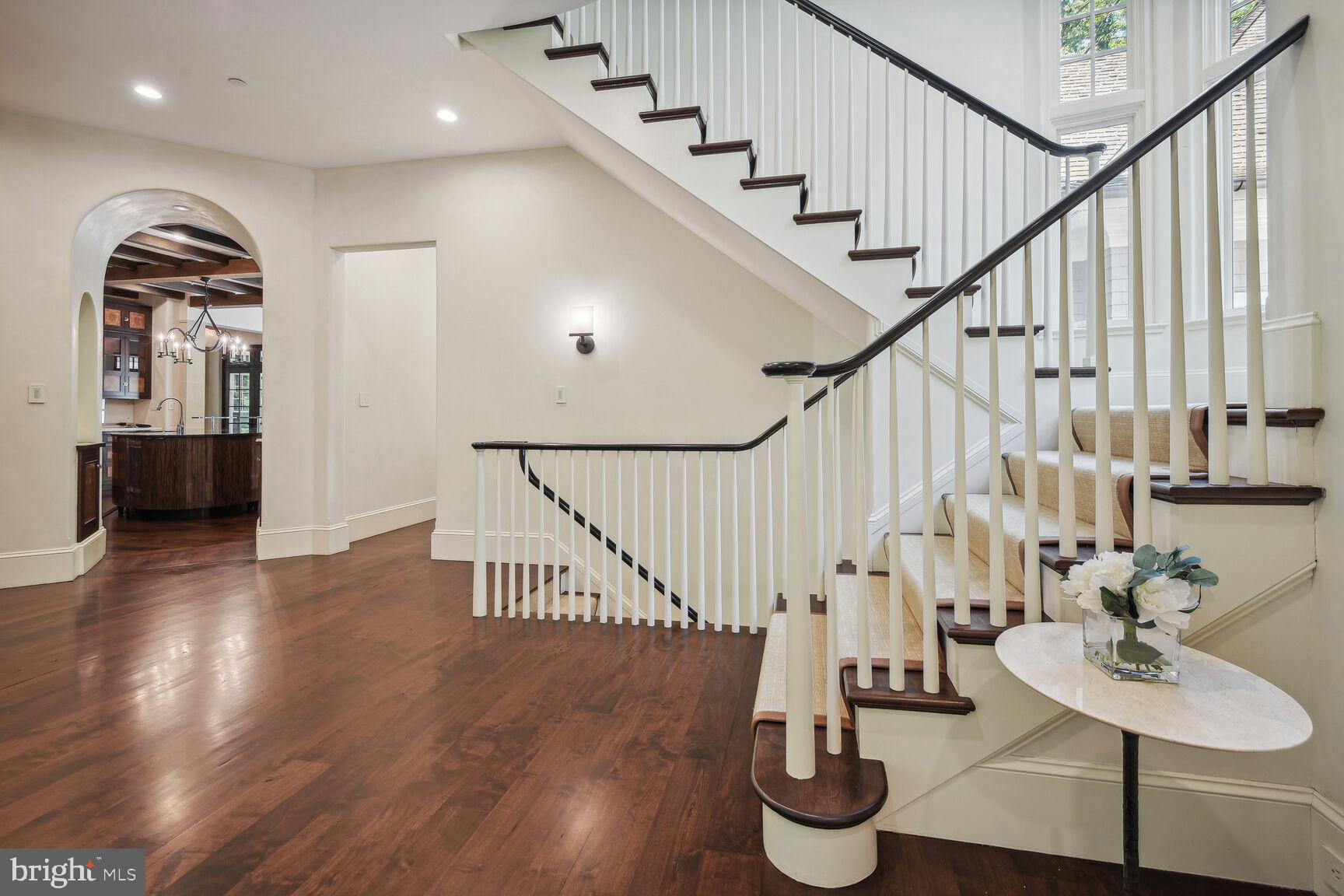 BURNING TREE - Residential