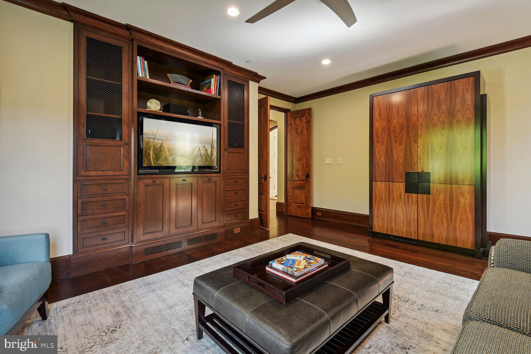 BURNING TREE - Residential